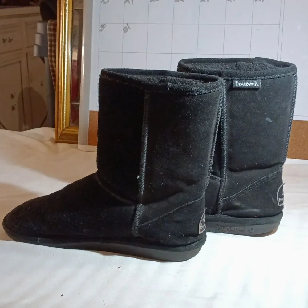Bear Paw Women's Emma Black Short Suede Leather Boots Sz 9